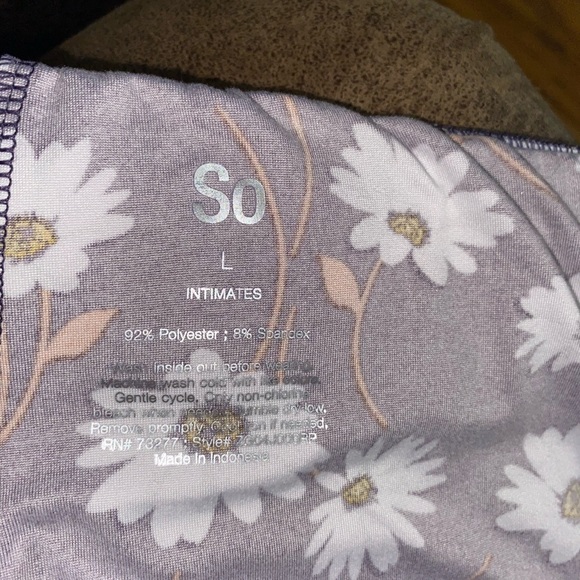 SO Women’s Intimate Lounge Pants With Floral Design & Cuffed Legs Size Large - Picture 10 of 13